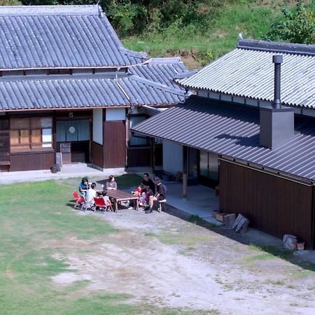 猫と図書館のある宿 草地家 Kusachike Minamiawaji Exterior photo