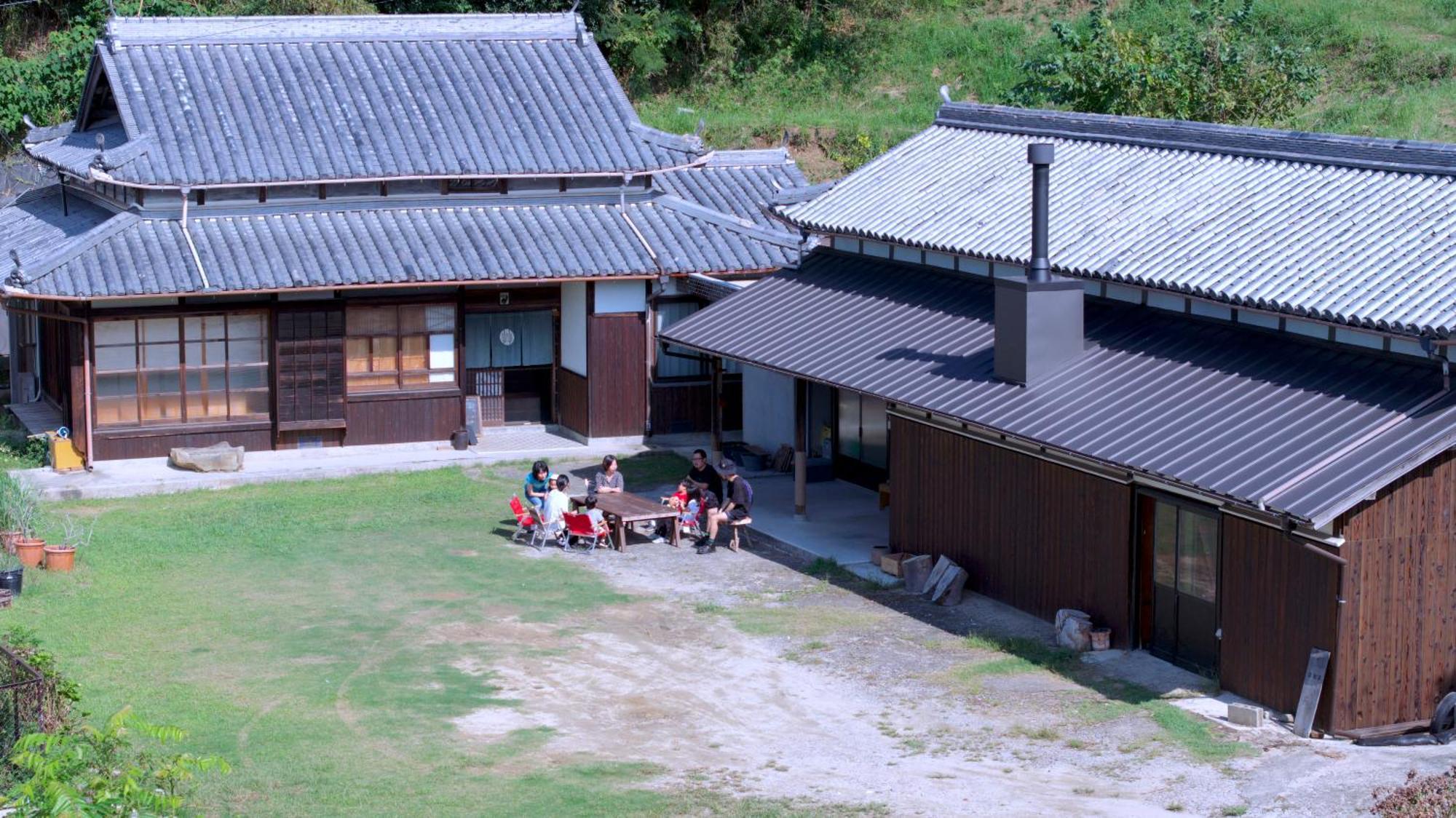 猫と図書館のある宿 草地家 Kusachike Minamiawaji Exterior photo