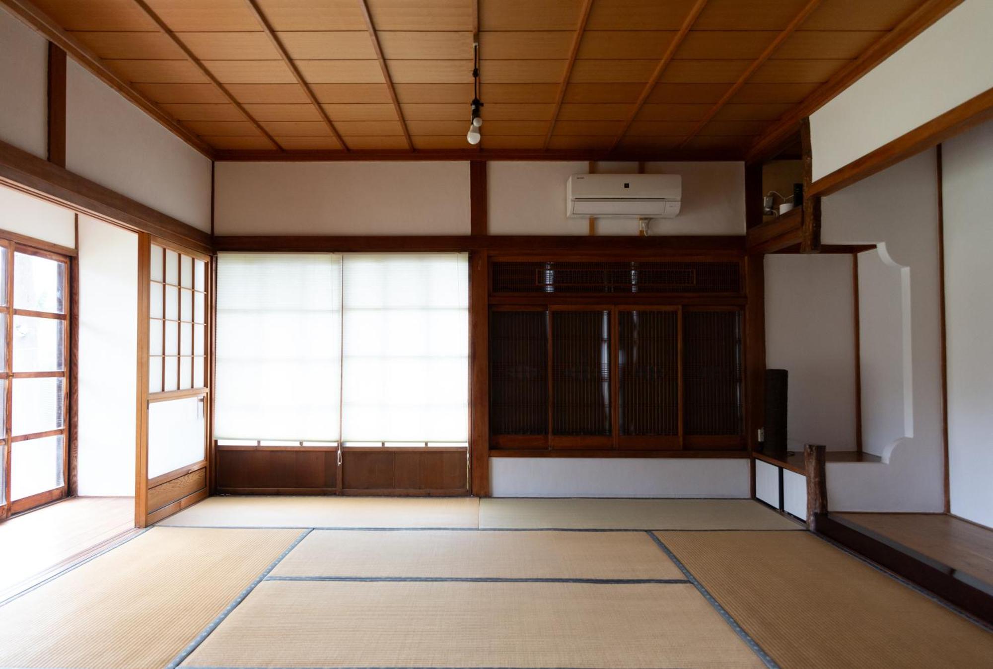 猫と図書館のある宿 草地家 Kusachike Minamiawaji Exterior photo